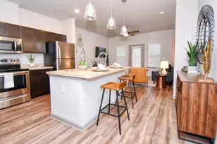 4800 W Illinois Ave, Dallas, TX 75211 - Photo 6