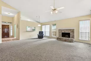 2703 Old English Ct, Euless, TX 76039 - Photo 4