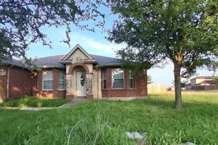 1200 Hampton Dr, Forney, TX 75126 - Photo 2