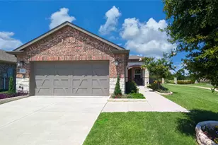 945 Hidden Eddy Dr, McKinney, TX 75071 - Photo 2