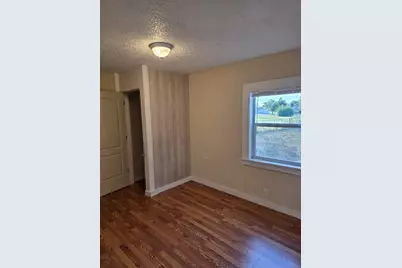 916 West Avenue B, Rosebud, TX 76570 - Photo 16