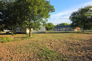 916 W Avenue B, Rosebud, TX 76570 - Photo 22