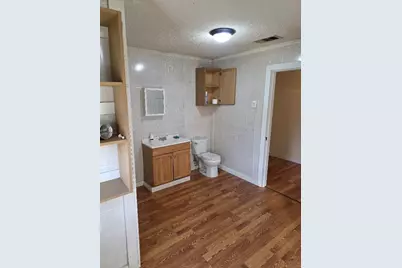 916 West Avenue B, Rosebud, TX 76570 - Photo 14