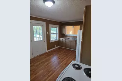 916 West Avenue B, Rosebud, TX 76570 - Photo 8