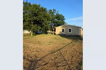 916 West Avenue B, Rosebud, TX 76570 - Photo 24