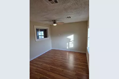 916 West Avenue B, Rosebud, TX 76570 - Photo 10
