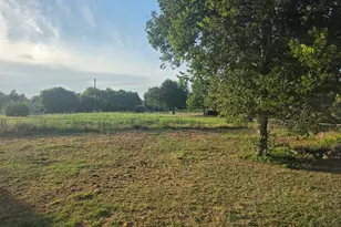 916 W Avenue B, Rosebud, TX 76570 - Photo 20