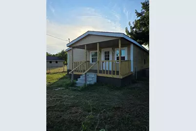 916 West Avenue B, Rosebud, TX 76570 - Photo 2