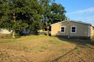 916 W Avenue B, Rosebud, TX 76570 - Photo 22