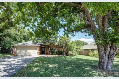 1606 N McDonald Avenue #B, Decatur, TX 76234 - Photo 2