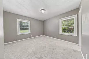 2420 Cloverdale St, Arlington, TX 76010 - Photo 8