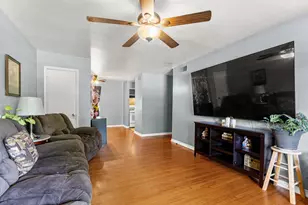 301 W Ridgewood Dr, Garland, TX 75041 - Photo 2