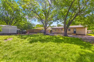 301 W Ridgewood Dr, Garland, TX 75041 - Photo 14