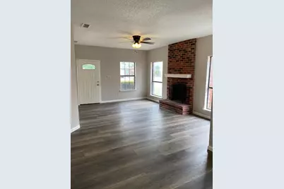 805 Melville Drive, Arlington, TX 76015 - Photo 2