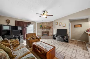 2105 Real Dr, Waco, TX 76712 - Photo 4