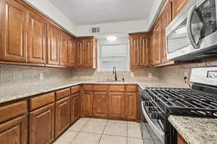 1303 Charleston Dr, Garland, TX 75041 - Photo 8