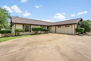 5707 Choctaw Dr, Granbury, TX 76049 - Photo 2