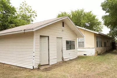 423 Elm Street, Ranger, TX 76470 - Photo 12