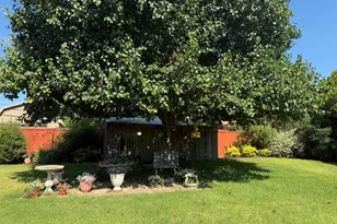 1016 Cliff Dr, Graham, TX 76450 - Photo 32