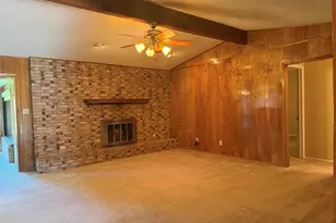 1016 Cliff Dr, Graham, TX 76450 - Photo 2