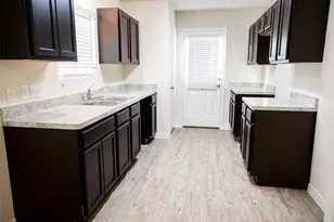 1602 Bobolink Dr, Ennis, TX 75119 - Photo 2