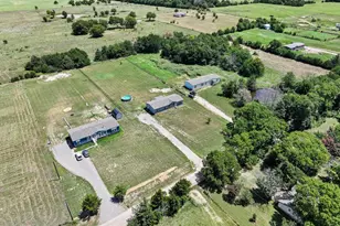 1235 Co Rd 1400, Ravenna, TX 75476 - Photo 32