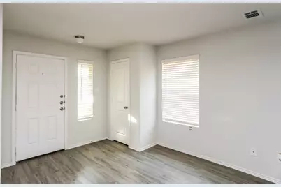 1407 Matthew Drive, Ennis, TX 75119 - Photo 4