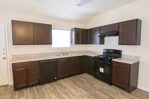 1506 Matthew Dr, Ennis, TX 75119 - Photo 2