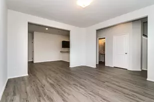 5516 Eagle Point Dr, Fort Worth, TX 76119 - Photo 4