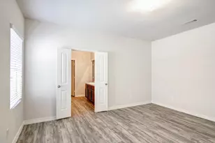 2038 Dyer Dr, Lancaster, TX 75146 - Photo 14