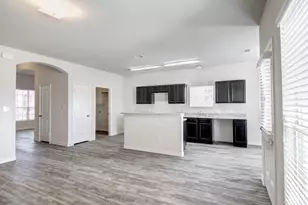 2038 Dyer Dr, Lancaster, TX 75146 - Photo 6