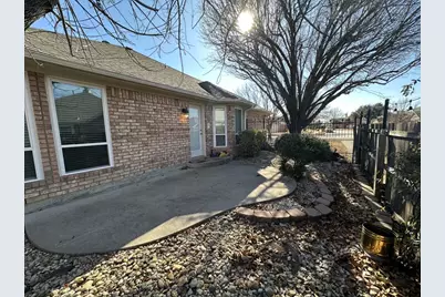 2751 Crystal Glenn Circle, Hurst, TX 76054 - Photo 24