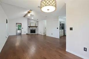 212 W Graham St, McKinney, TX 75069 - Photo 6