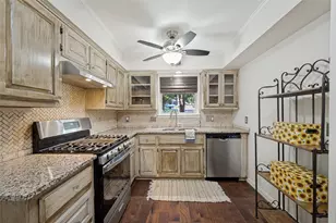 212 W Graham St, McKinney, TX 75069 - Photo 10