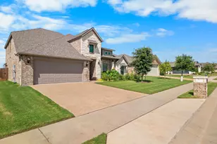 1801 Fabian Dr, Waco, TX 76712 - Photo 2