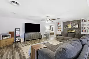 1308 W Redbud Dr, Hurst, TX 76053 - Photo 18