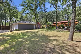 1308 W Redbud Dr, Hurst, TX 76053 - Photo 22