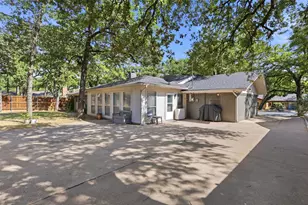 1308 W Redbud Dr, Hurst, TX 76053 - Photo 20