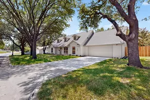 4001 Georgian Dr, Haltom City, TX 76117 - Photo 38