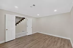4001 Georgian Dr, Haltom City, TX 76117 - Photo 8