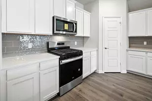 8405 Everly Dr, Garland, TX 75043 - Photo 4