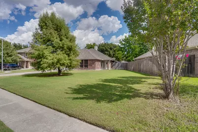 304 Mary Kay Court, Burleson, TX 76028 - Photo 8