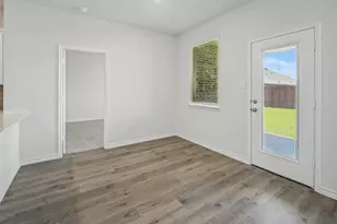 8413 Everly Dr, Garland, TX 75043 - Photo 10