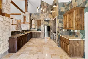 340 Barton Ranch Rd, Dripping Springs, TX 78620 - Photo 14
