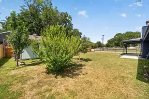 519 E 8th St, Irving, TX 75060 - Photo 28
