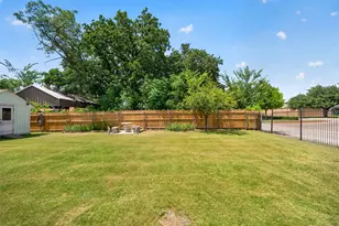 519 E 8th St, Irving, TX 75060 - Photo 26