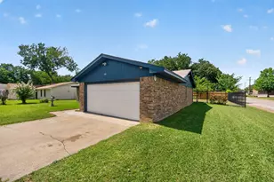 519 E 8th St, Irving, TX 75060 - Photo 30