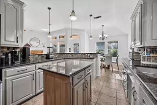 7312 Cottonwood Ct, North Richland Hills, TX 76182 - Photo 16