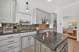 7312 Cottonwood Ct, North Richland Hills, TX 76182 - Photo 14