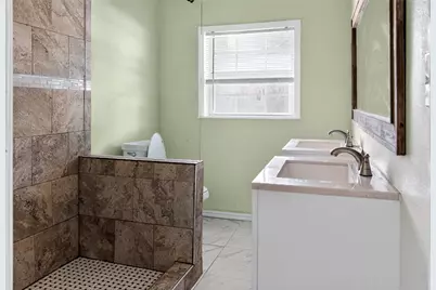 3901 Moulton Street, Greenville, TX 75401 - Photo 32